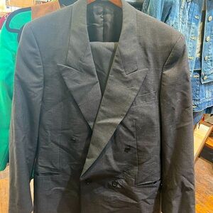 Barneys New York Men’s Charcoal Wool Suit sz 36R